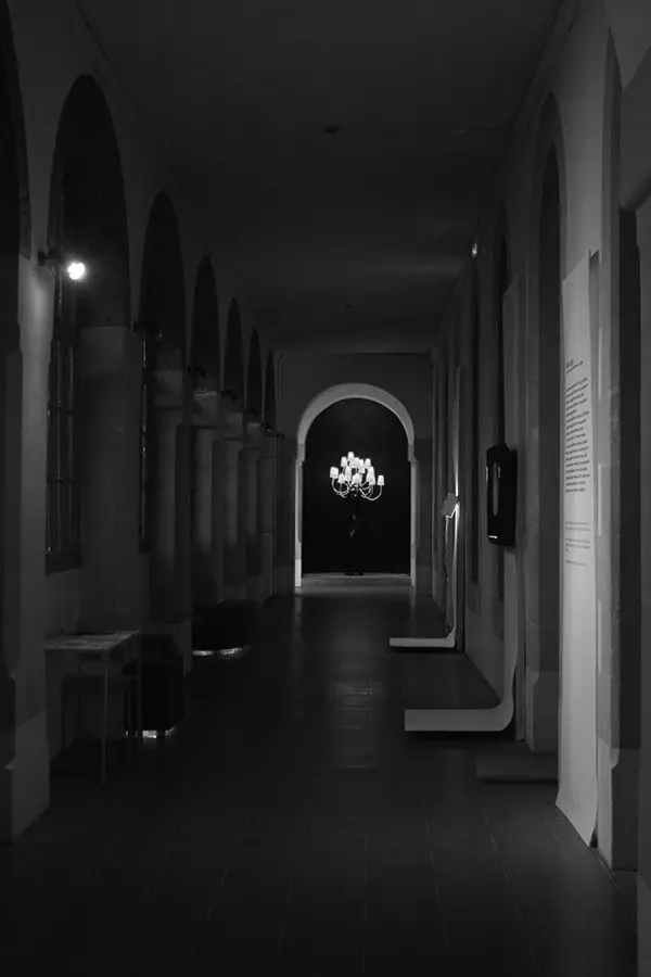 Made in light — vue d’ensemble de la scénographie