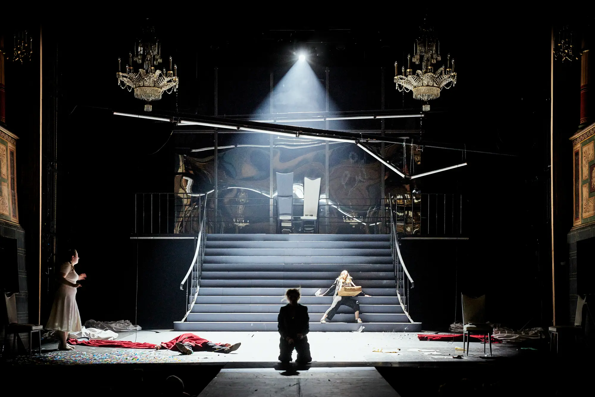 Hamlet(te) — scénographie d’Angéline Croissant
